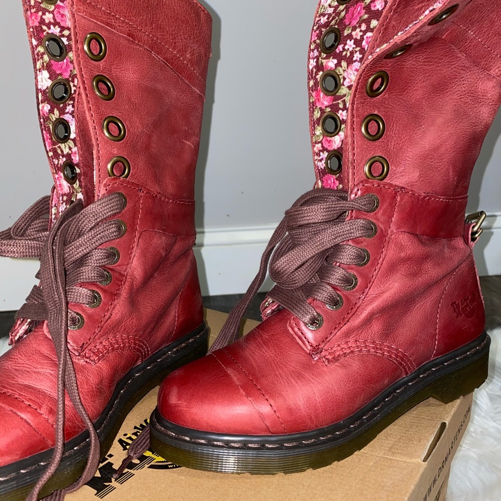 Dr. Marten’s - Red Floral Boots - NEW - Size 8